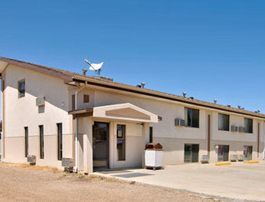 Super 8 By Wyndham Bowman Hotel Buitenkant foto