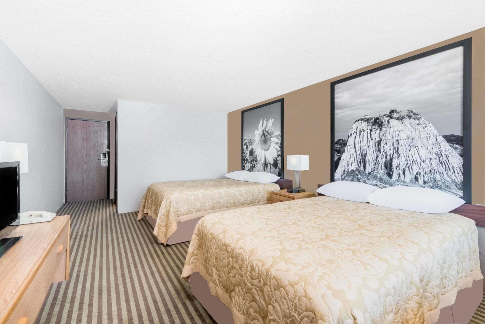 Super 8 By Wyndham Bowman Hotel Buitenkant foto